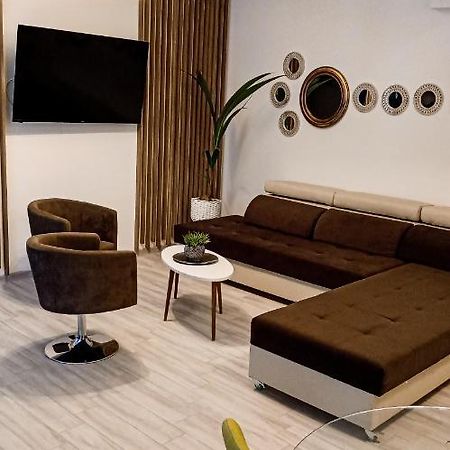 Ric Apartament Нэводари Экстерьер фото