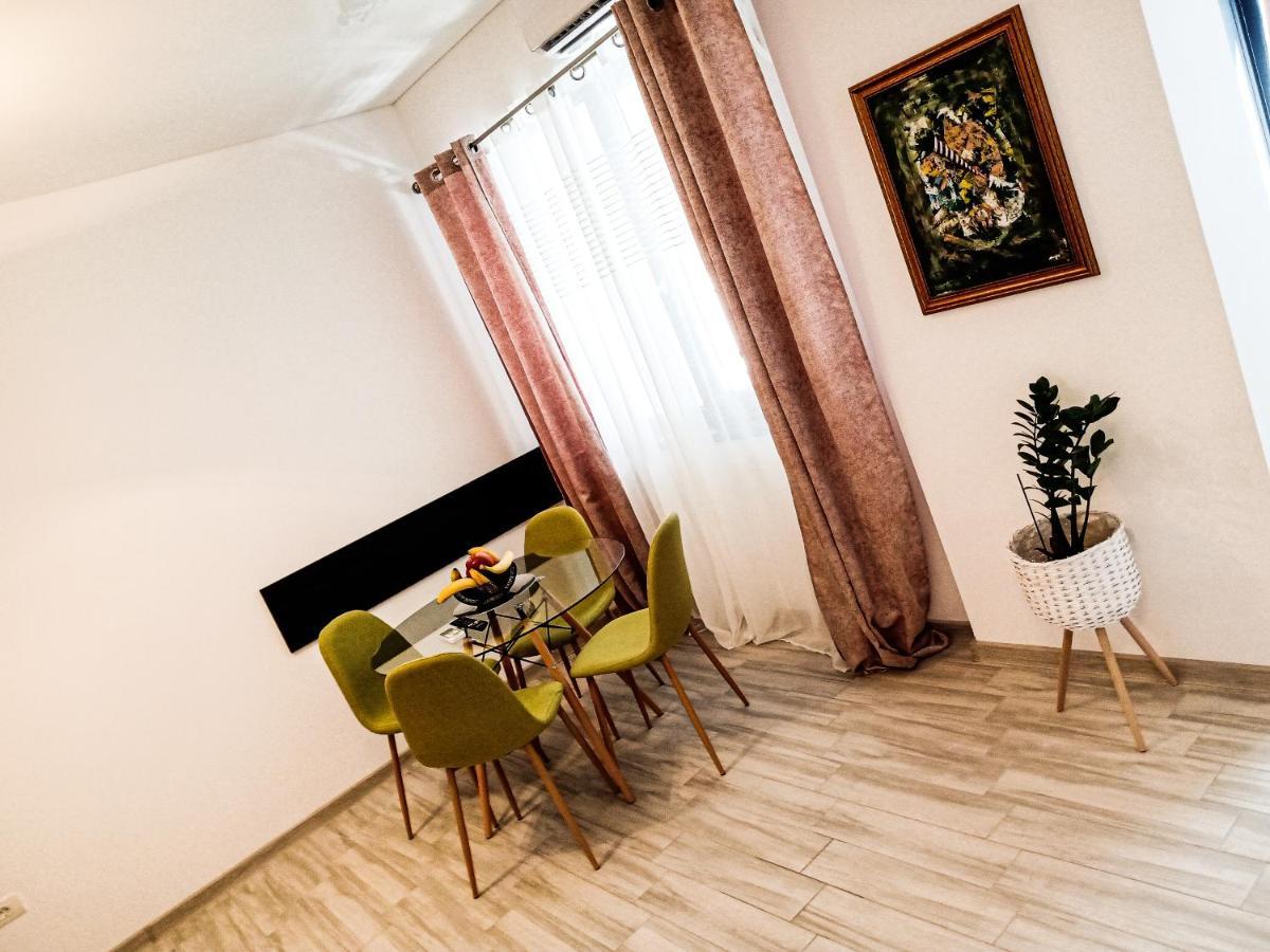 Ric Apartament Нэводари Экстерьер фото